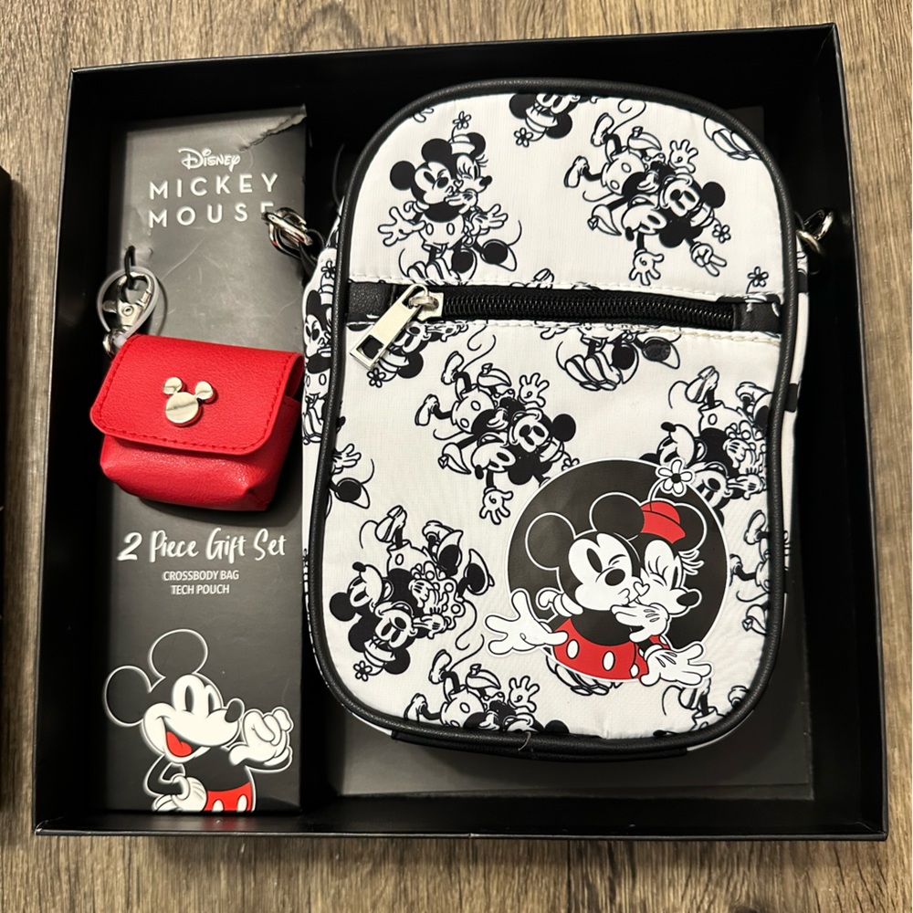 2 Piece Disney Crossbody Tech Set